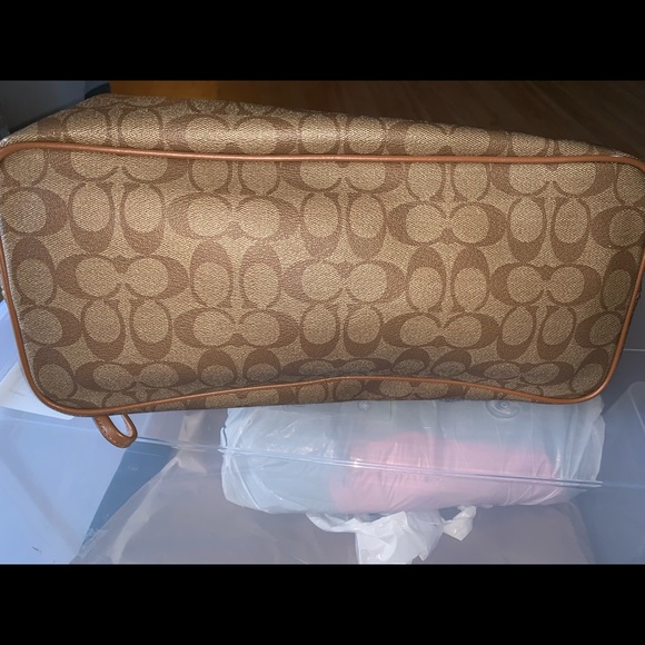 Coach Bag 😍 - Picture 3 of 5